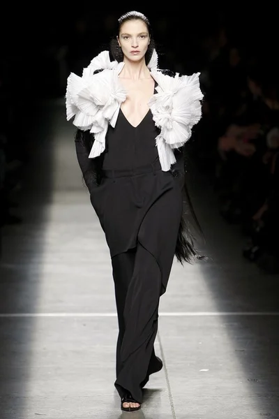 Look 52